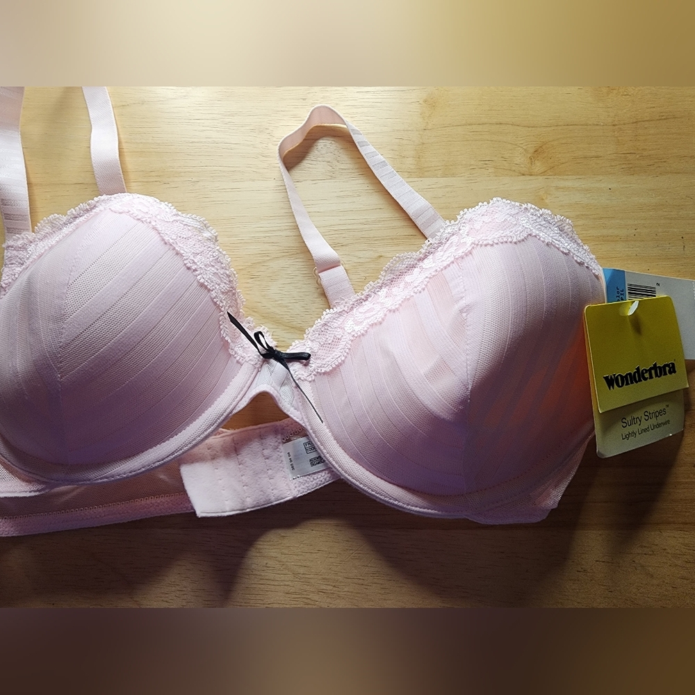 NWT WONDERBRA SULTRY STRIPS LIGHTLY LINED UNDERWIRE SIZE 38C